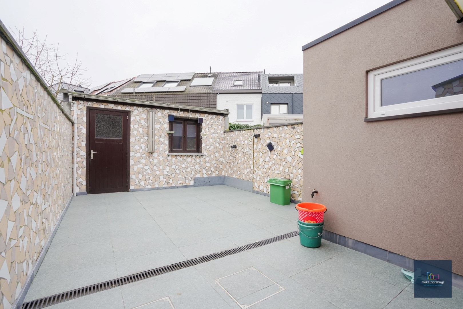 Goedgelegen woning met 2 slpk te Ledeberg. 