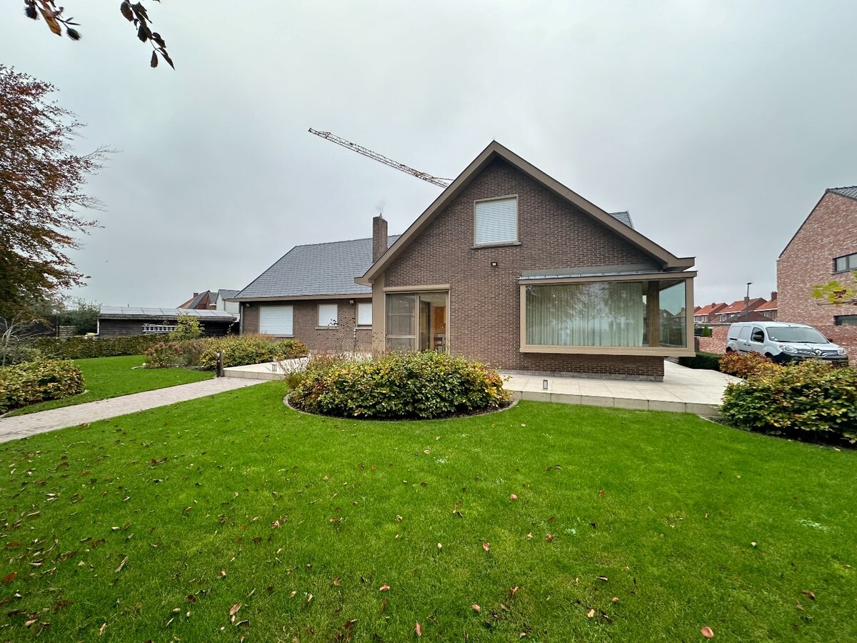 Ruime villa op centrale ligging 