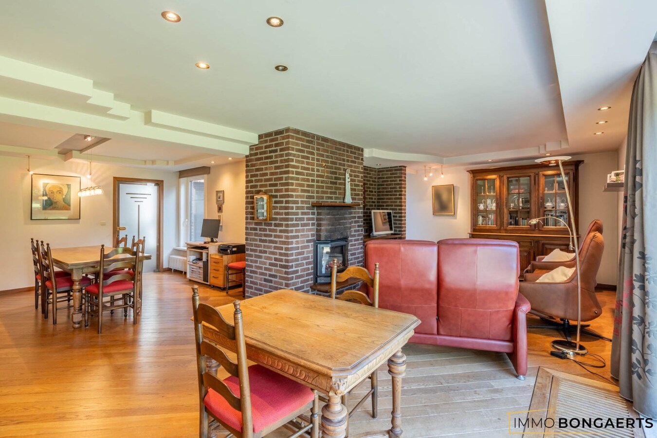 Ruime woning met 4 slaapkamers, tuin en garage in Opglabbeek. 