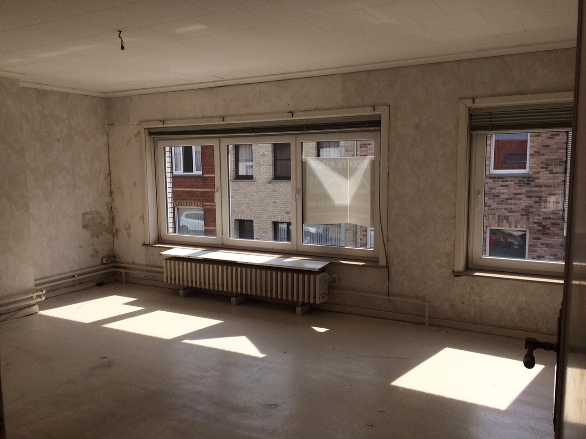 OP TE KNAPPEN RIJWONING MT VERANDA EN STADSTUINTJE TE BREDENE SAS 