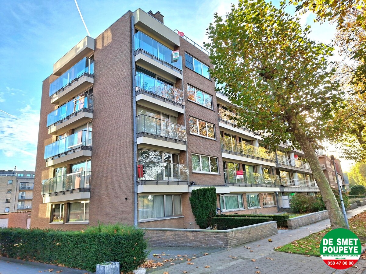 Vernieuwd hoekappartement 
