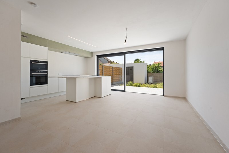 Nieuwbouwwoning met 3 slaapkamers en E-peil 10 te Veurne 