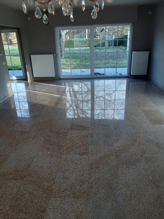 Uitzonderlijk gelegen villa. 