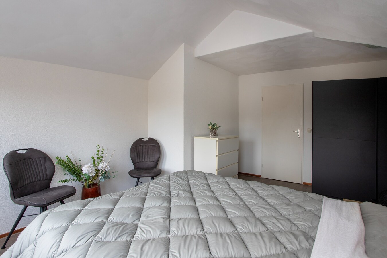 Moderne en instapklare bovenwoning in het hart van Hapert – met dakterras en energielabel A. 