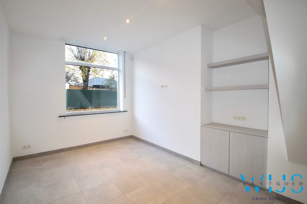 Gerenoveerd woonhuis met 3 slaapkamers te Zelzate ! 