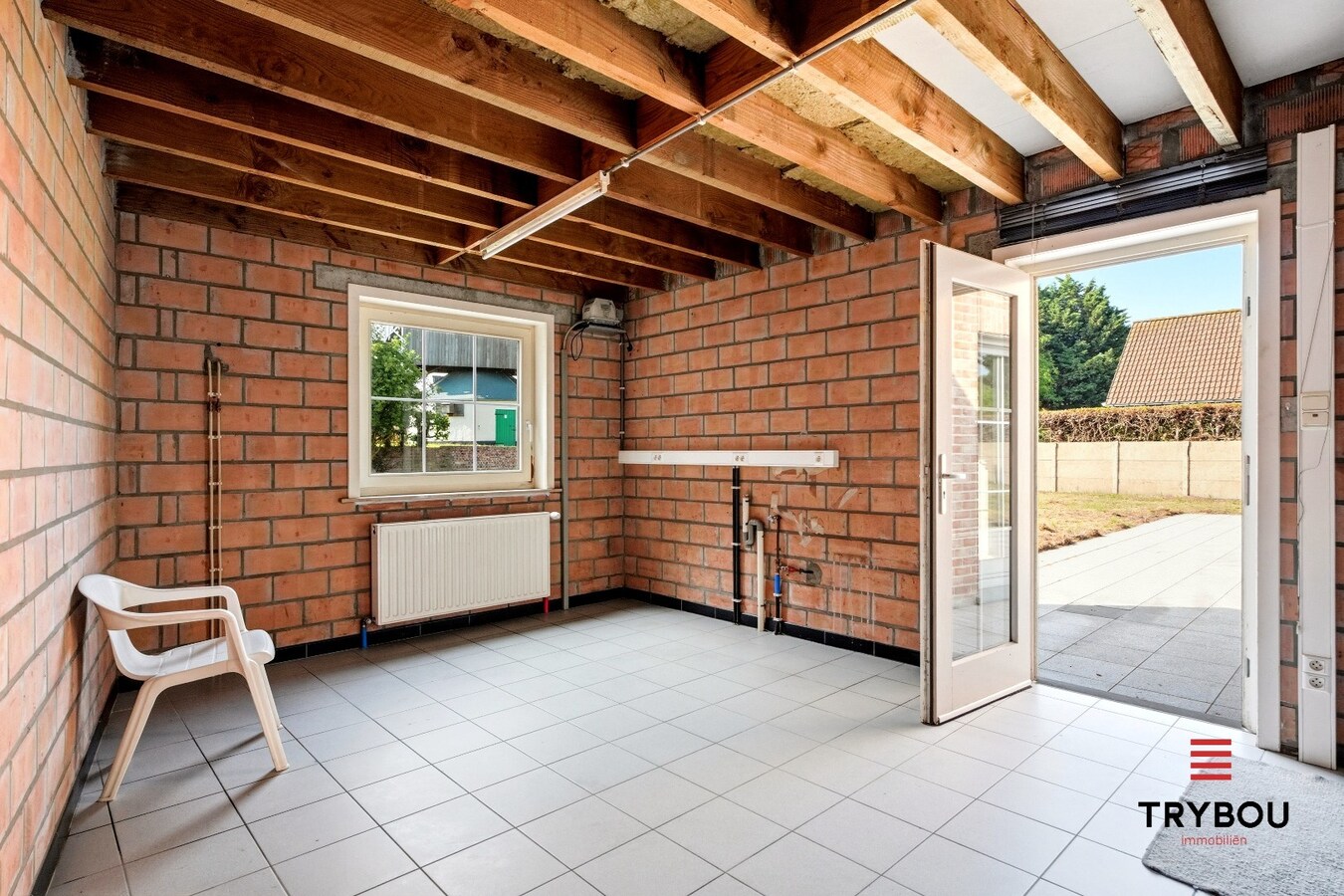 Ruime halfopen woning met 5 slaapkamers te koop in Werken met garage en ruime tuin! 