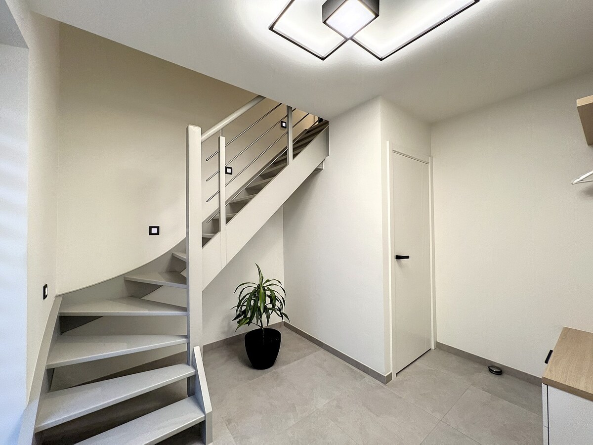 Prachtige instapklare woning met vier slaapkamers in een aangename wijk te Roeselare (Beitem). 