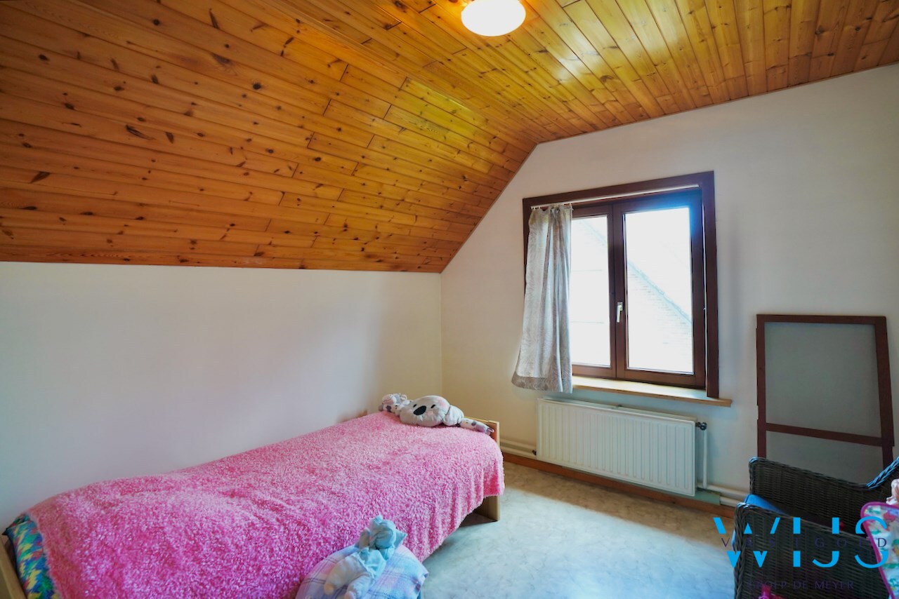 Verrassend ruim woonhuis in het landelijke Sleidinge ! 