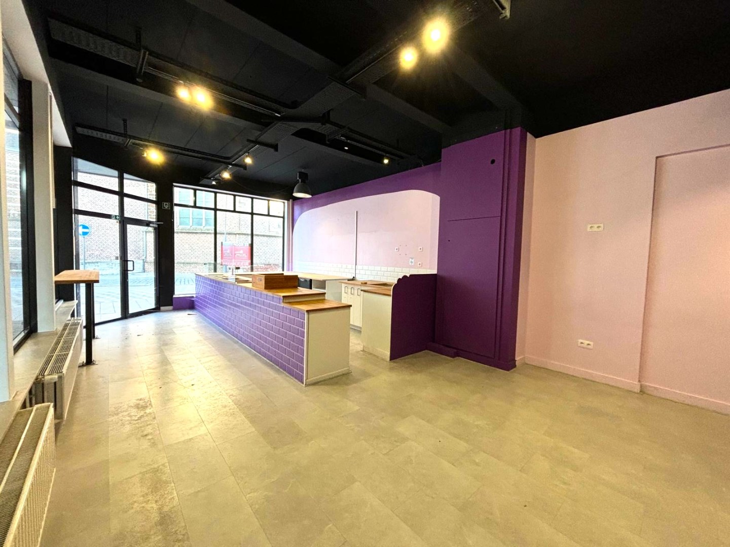 Opbrengsteigendom bestaande uit 1 handelsruimte met 3 bovengelegen appartementen 