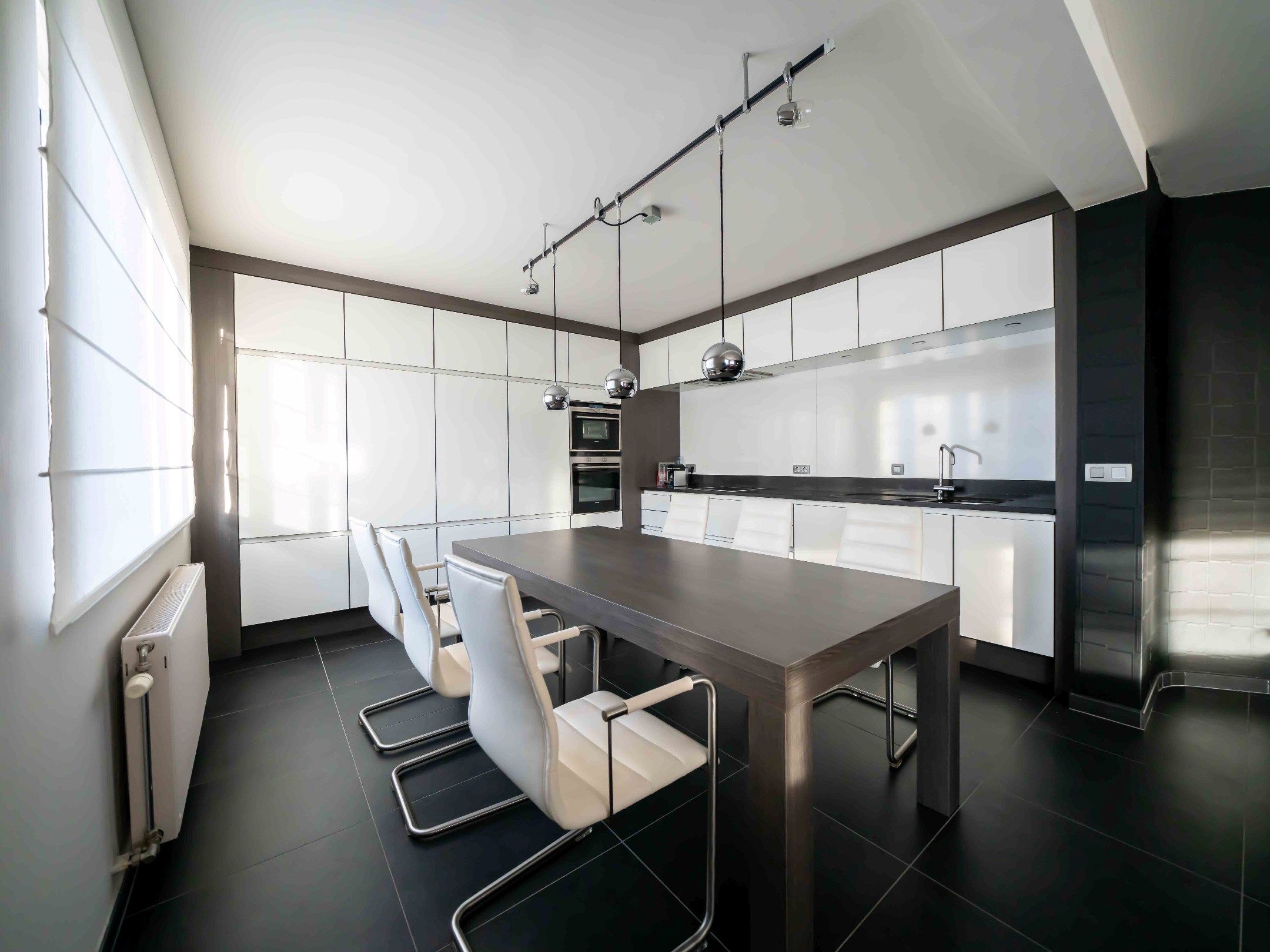 Gemeubeld 2-kamer appartement met goede bereikbaarheid 