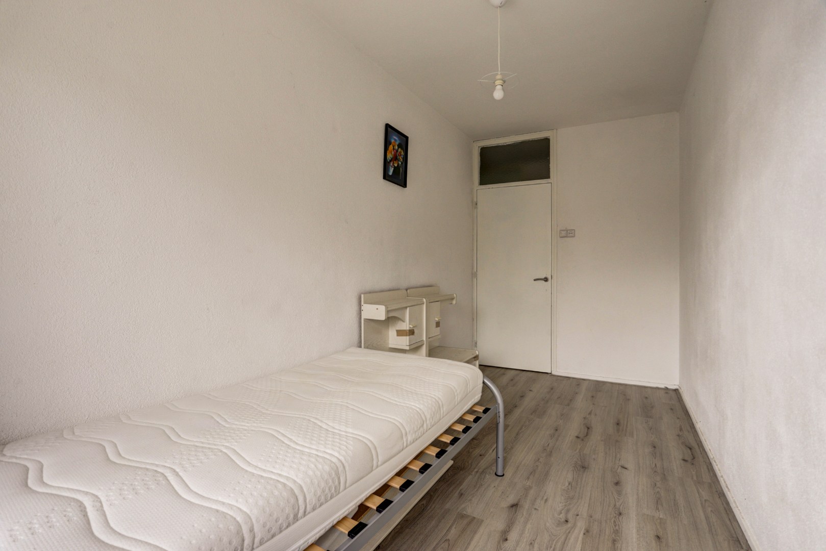 In "Het Lage Land" gelegen 4-kamer appartement met 3, slaapkamers, moderne keuken, 2 balkons,  berging in de onderbouw en gelegen op eigen grond! 