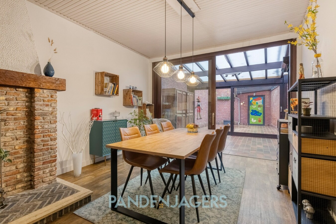 Ruime handelswoning met veel mogelijkheden in hartje Lier 