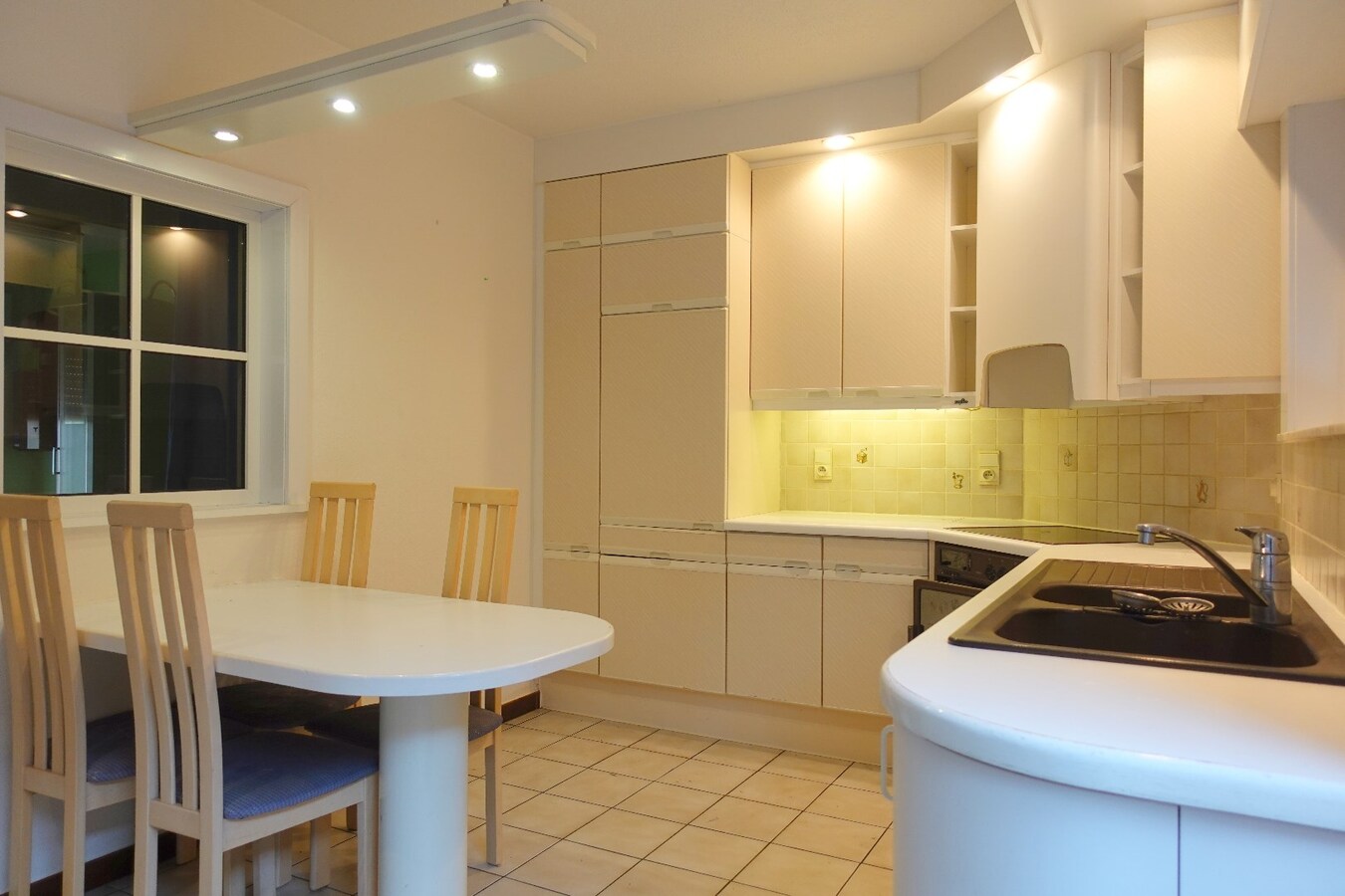 Ruime woning met opslagruimte 