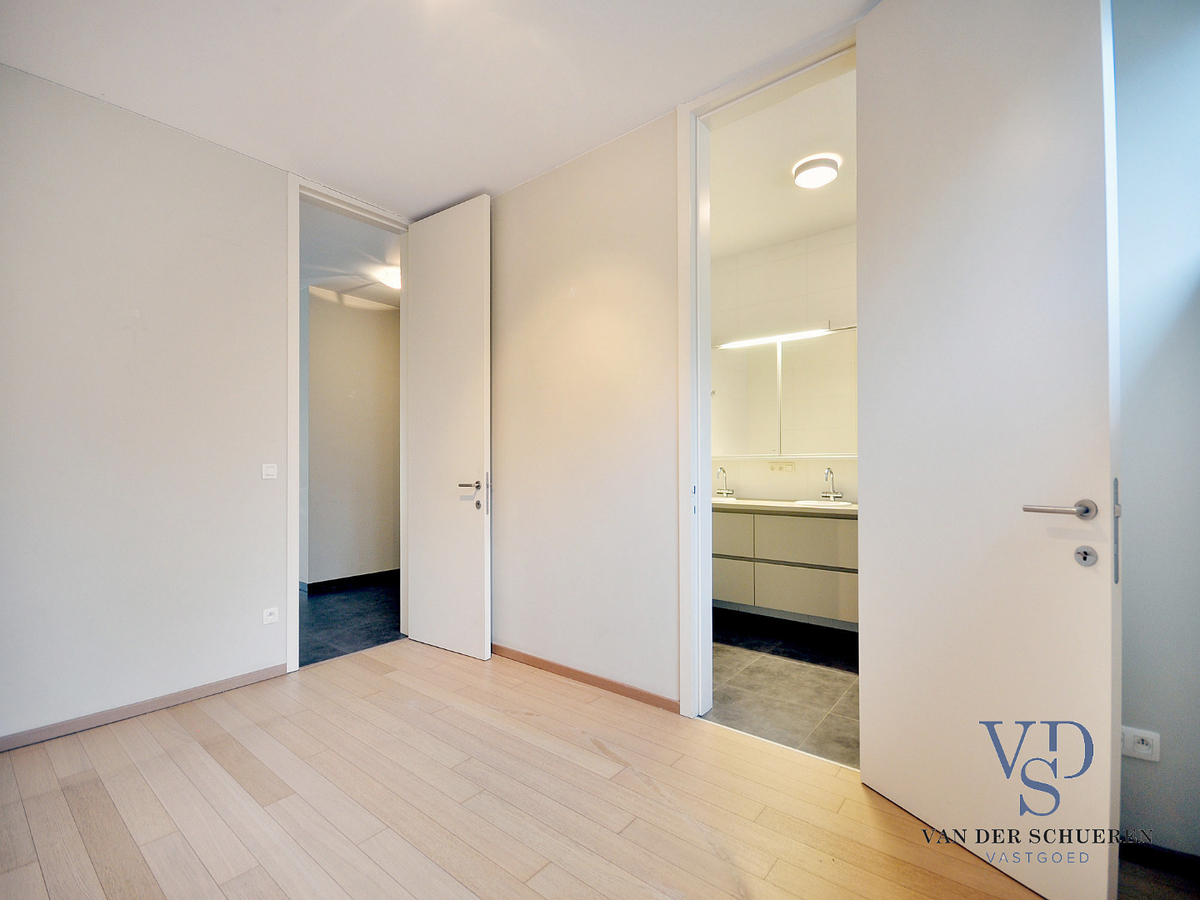 Prachtig gelijkvloers appartement in de exclusieve park-residentie Park te Poldere. 