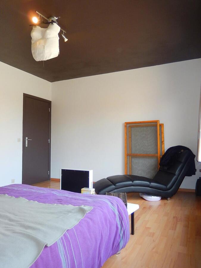 Vernieuwd appartement met zuidgerichte tuin 