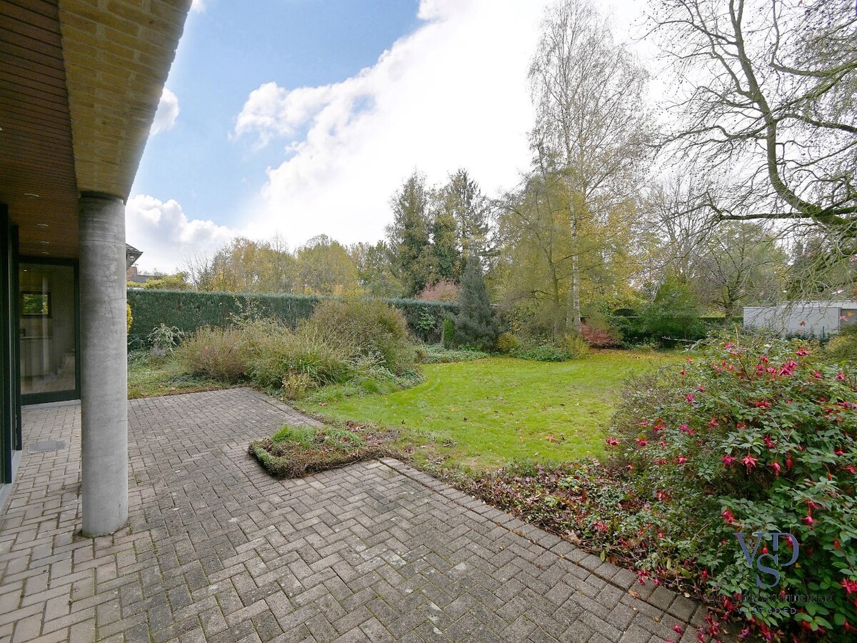 Knappe villa in 't groene Schelderode (EPC van 216 !). 