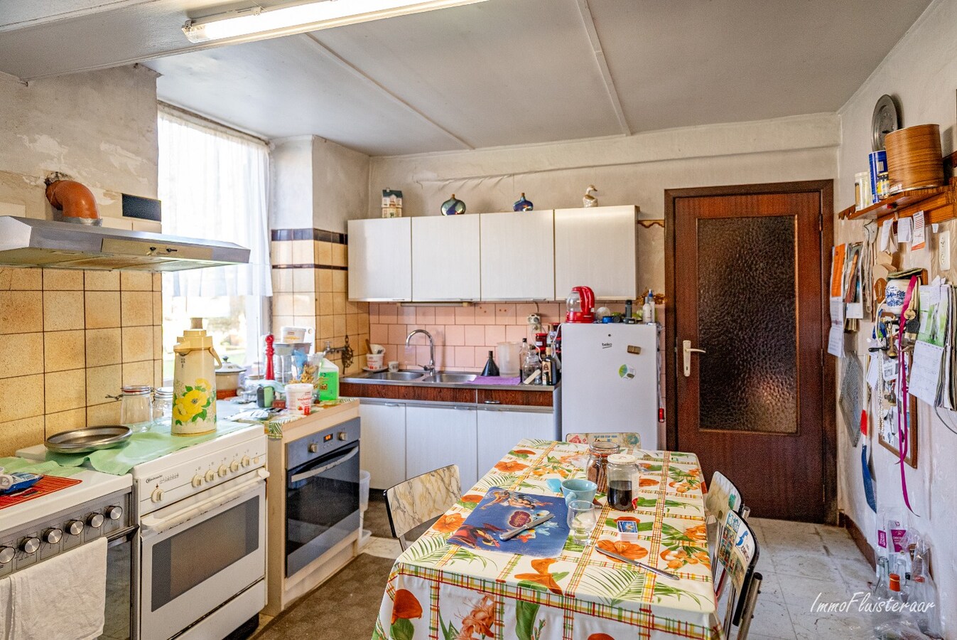 Te renoveren vierkantshoeve op een ruim perceel van ca. 2,6ha te Kortenaken 