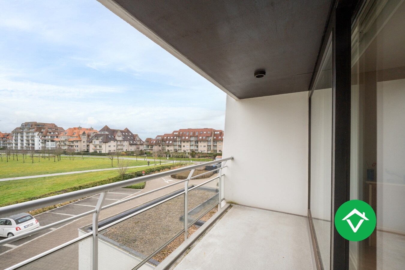 Instapklaar appartement met 2 slaapkamers en grote garage te Nieuwpoort 