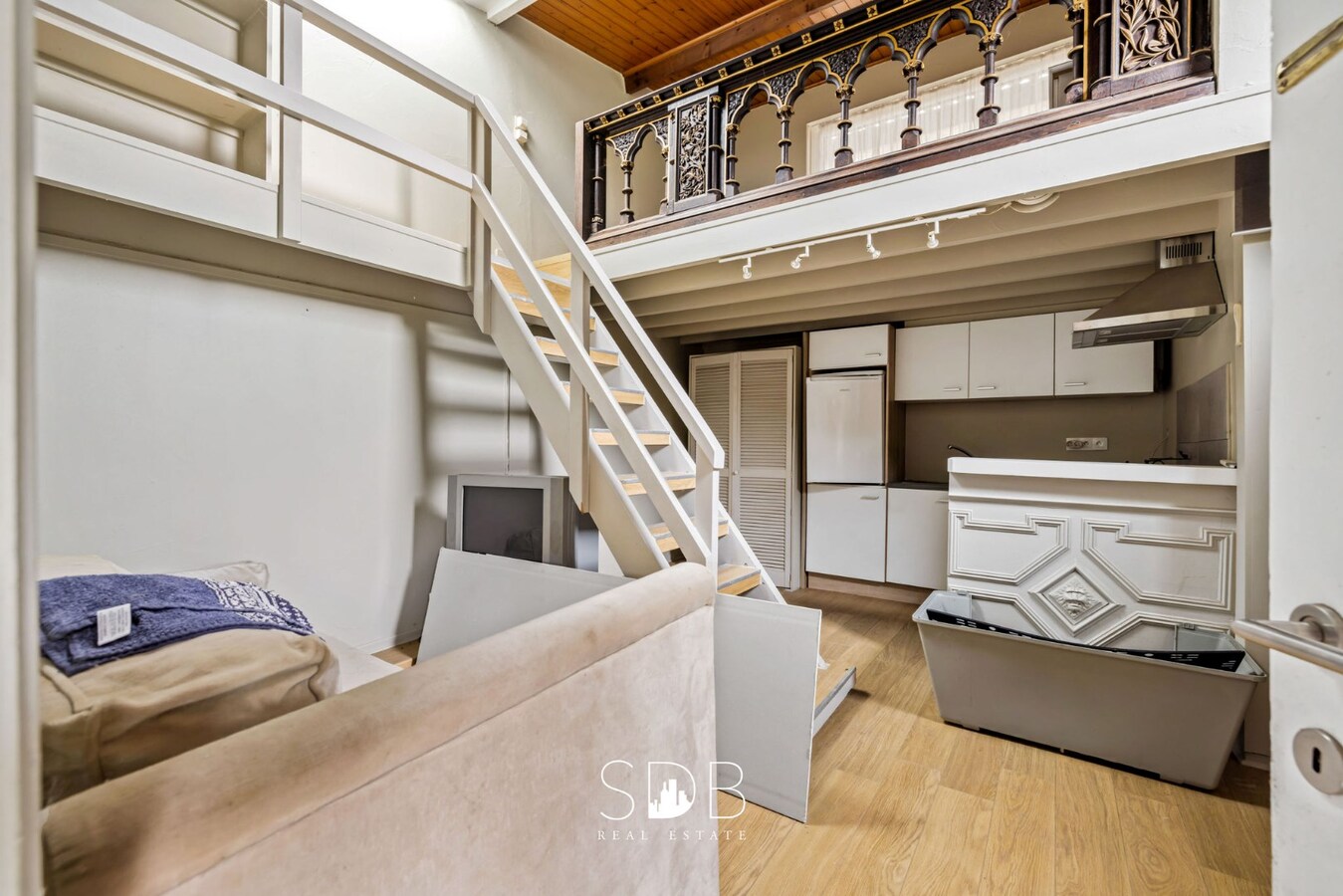 Hedendaagse woning met hippisch complex op circa 2hectare 