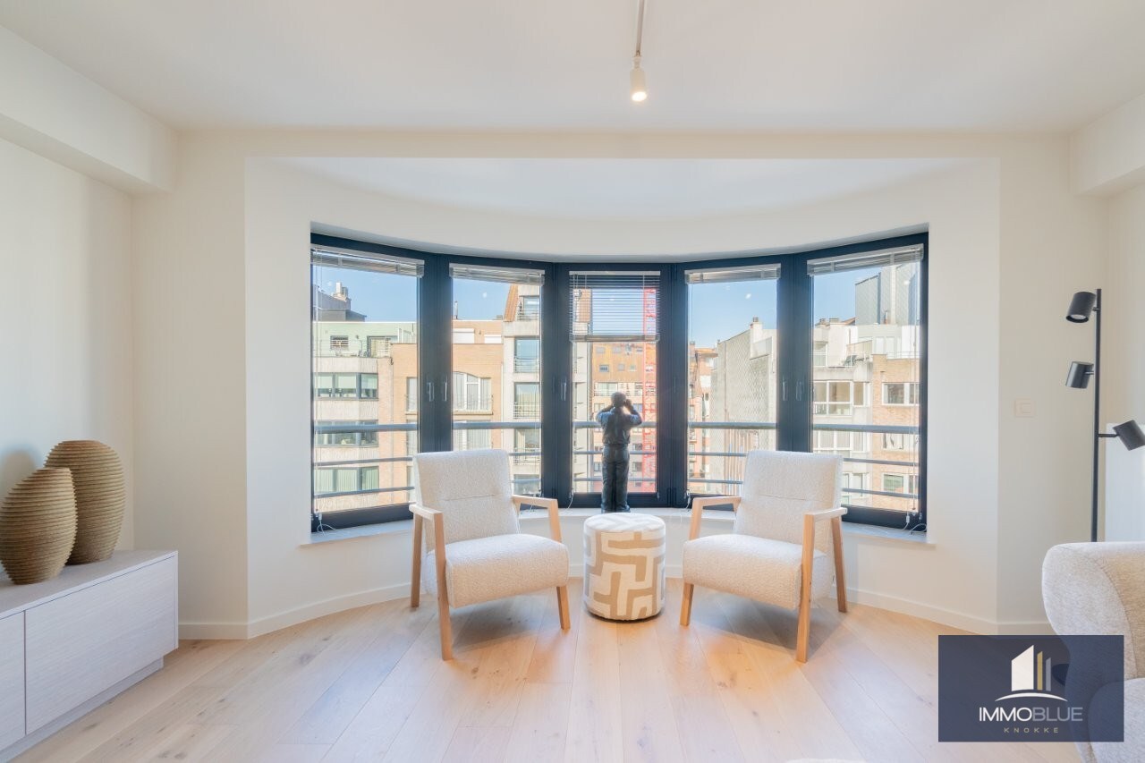 Appartement entièrement rénové et lumineux, situé dans une petite résidence. 