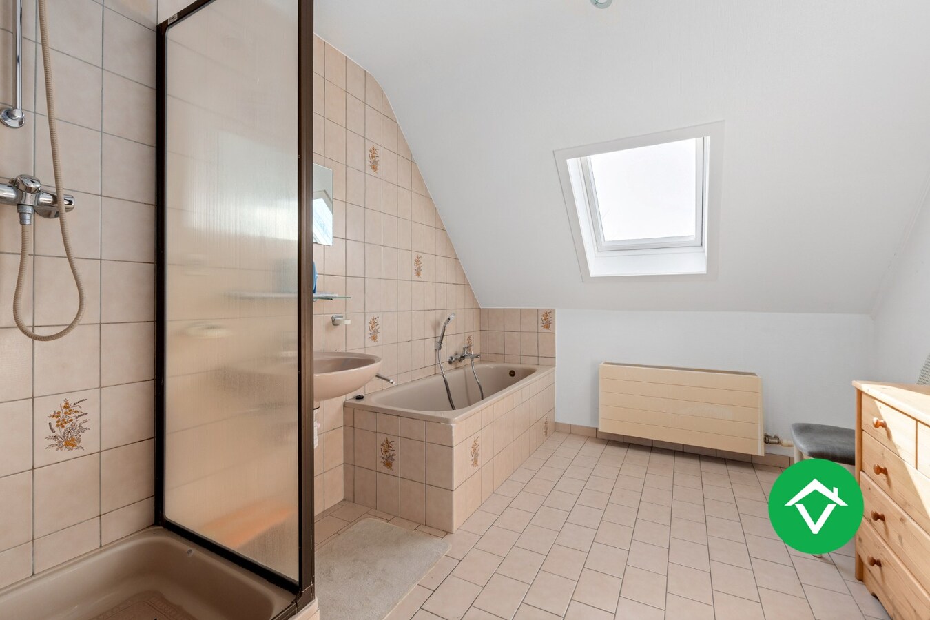 Rustig gelegen alleenstaande woning met 3 slaapkamers en garage te Nieuwpoort 