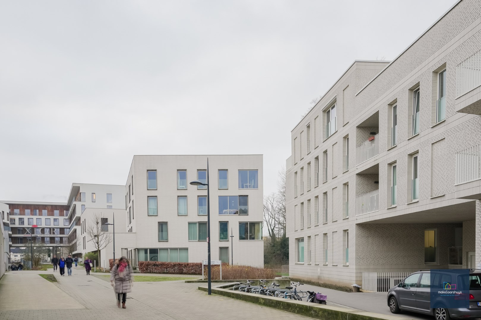 2-slpk.app met ruim terras, kelder, garage en laadpaal 