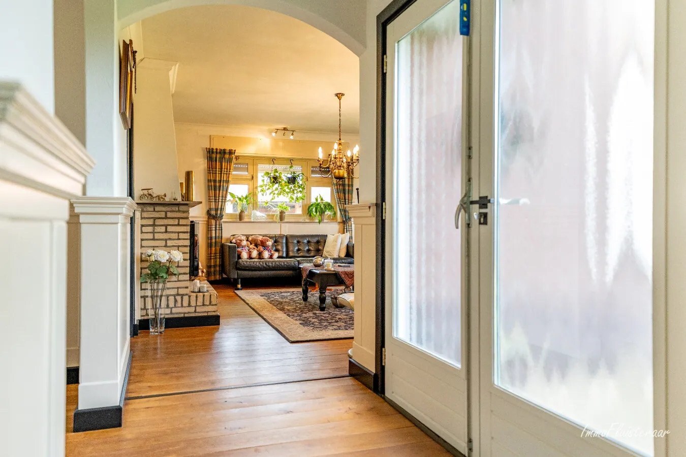 Woning met stalgebouwen en buitenpiste op ca. 6ha te Bocholt 