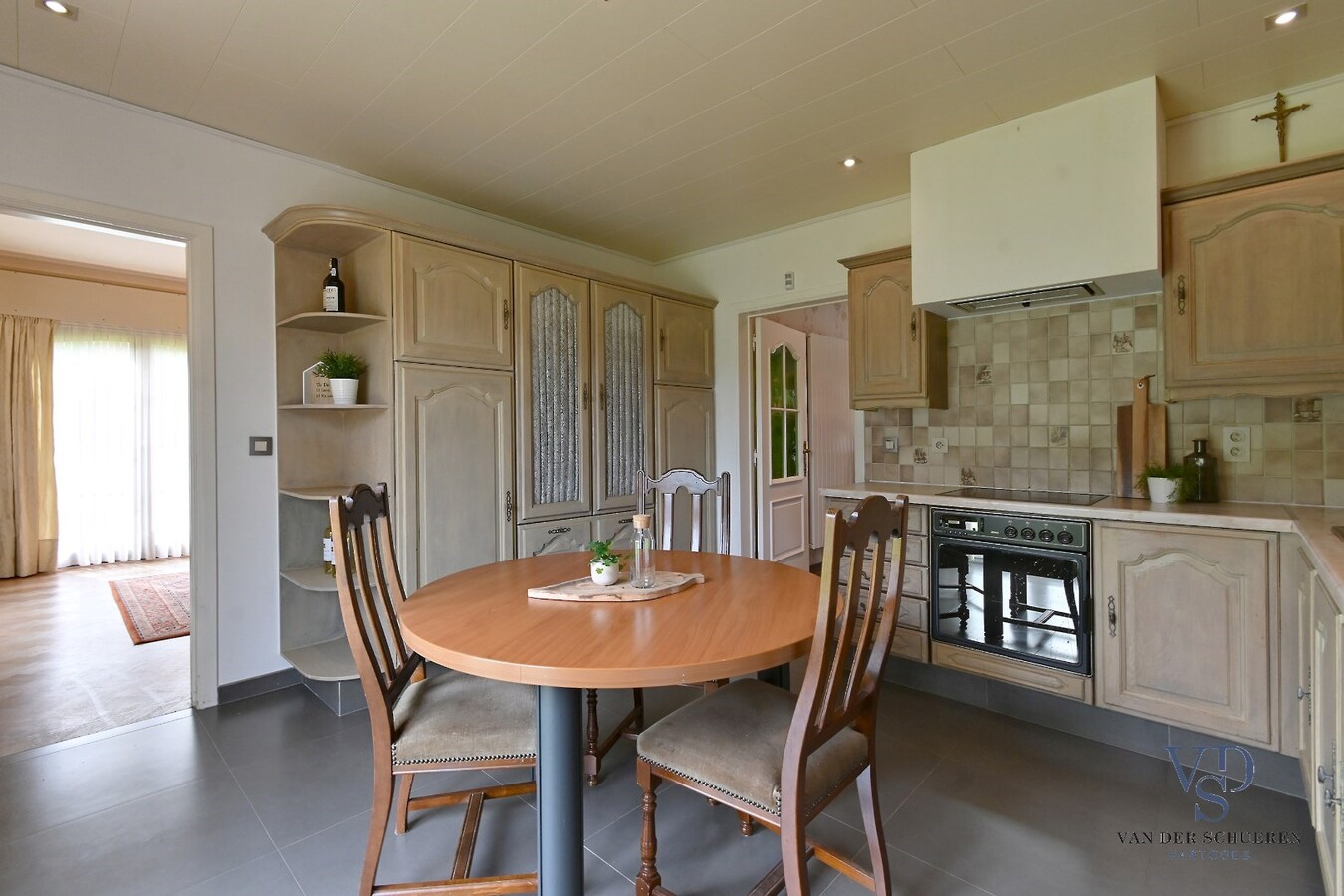 Tijdloze villa (alles op gelijkvloers). 