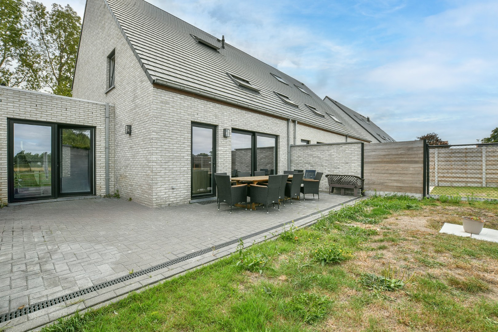 Moderne en energiezuinige halfopen bebouwing (2020) met 4 slaapkamers in Vosseslag, De Haan 