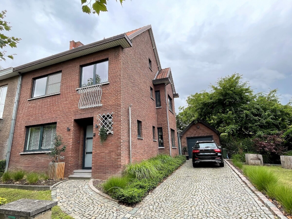 Prachtige ruime woning in zeer rustige omgeving nabij centrum Hasselt 