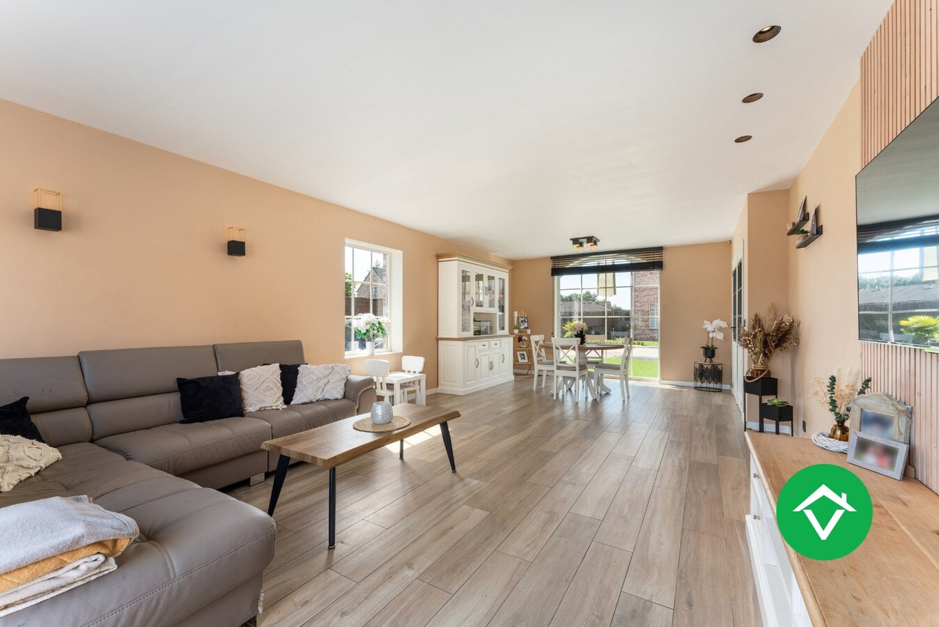 Recente nieuwbouwwoning met vier slaapkamers te Menen 