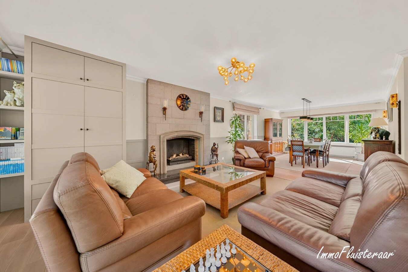 Exclusief eigendom met twee volwaardige, zelfstandige villa-woningen, een conciërgeverblijf en luxueuze paardenfaciliteiten op ruim 2 ha te Brasschaat 