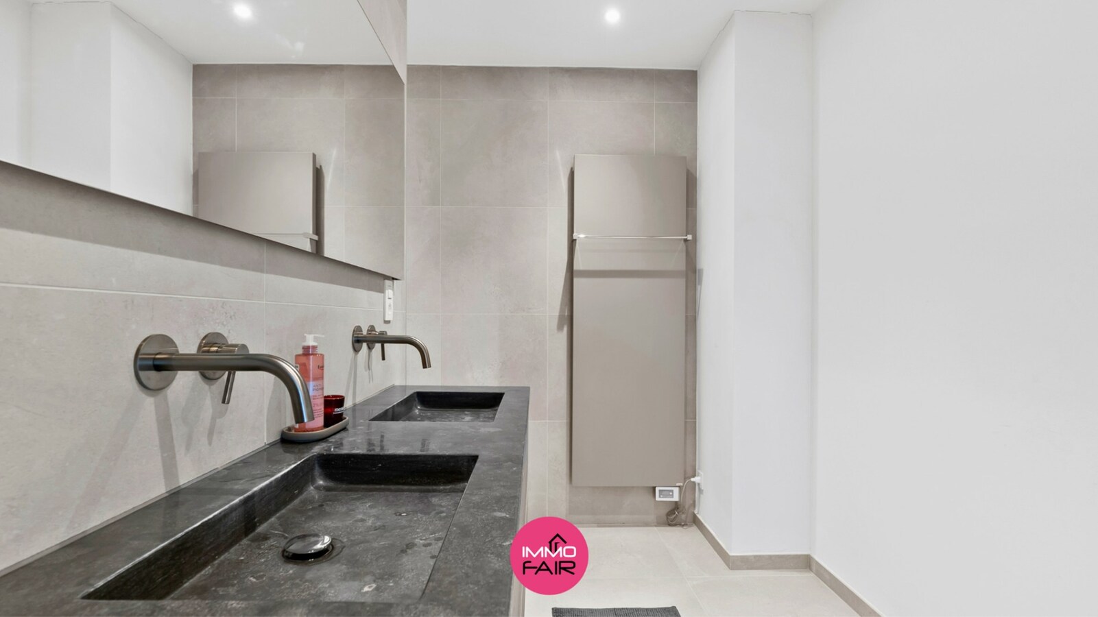 Recente, instapklare gezinswoning in rustige, landelijk omgeving 