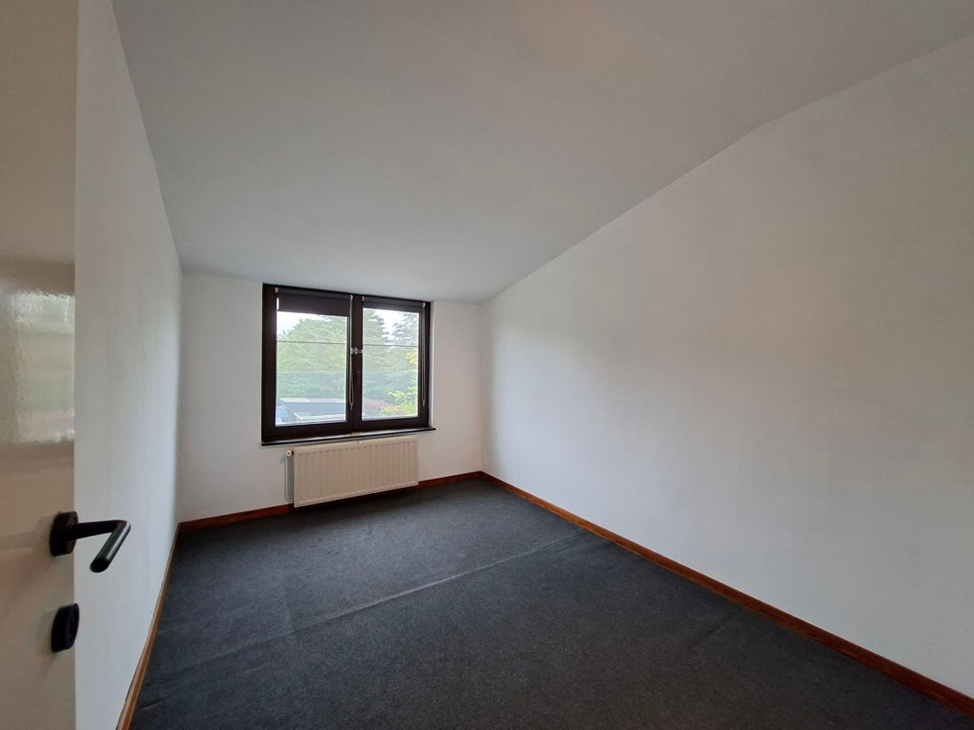 Ruim 3 slaapkamer duplex appartement te Lanaken 