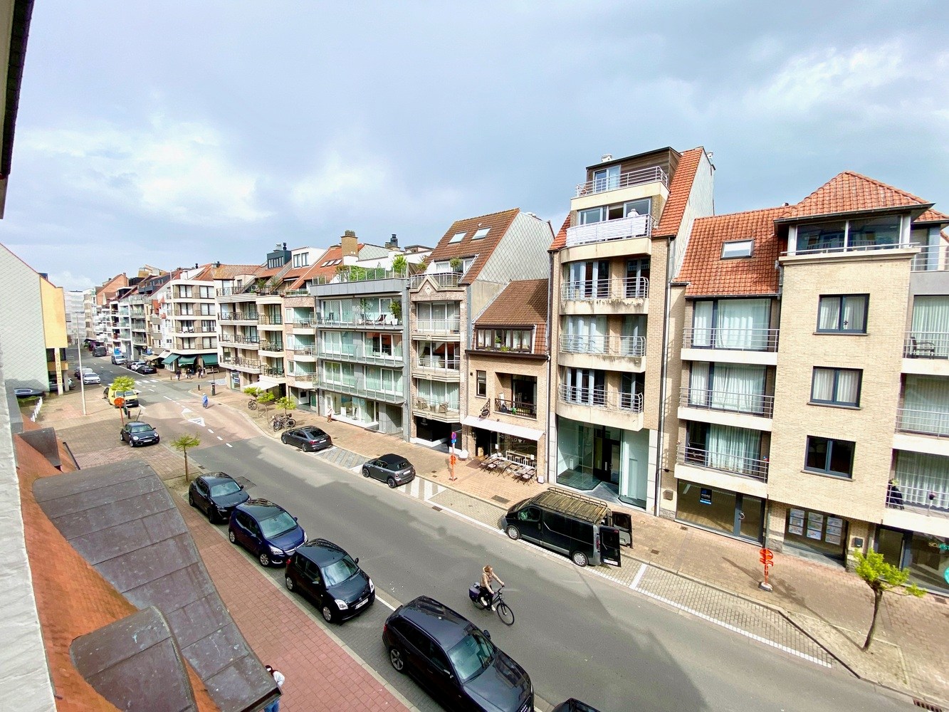 Meublé: Appartement très confortable et parfaitement entretenu, situé dans la Zoutelaan. 