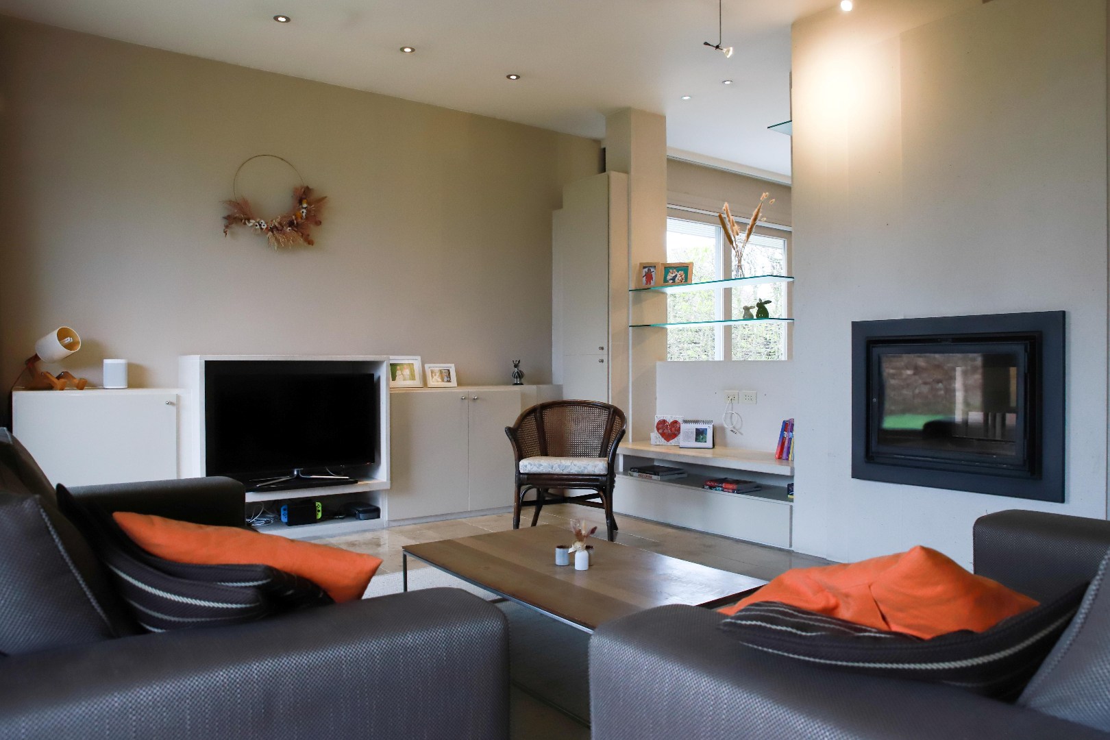 Ruime, instapklare,  alleenstaande woning met garage en tuin op 818 m² 