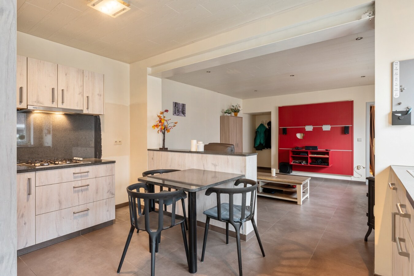 Halfvrijstaande gezinswoning op een perceel van 4a67ca op een rustige locatie te Dilsen-Stokkem. 