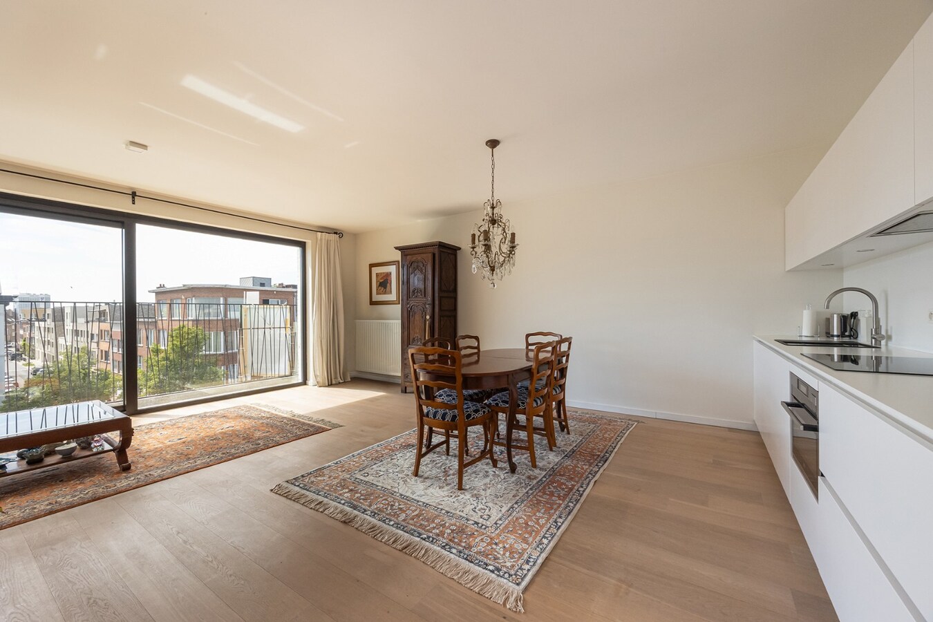 Recent energiezuinig appt. met zonnig terras te Oud-Berchem! 