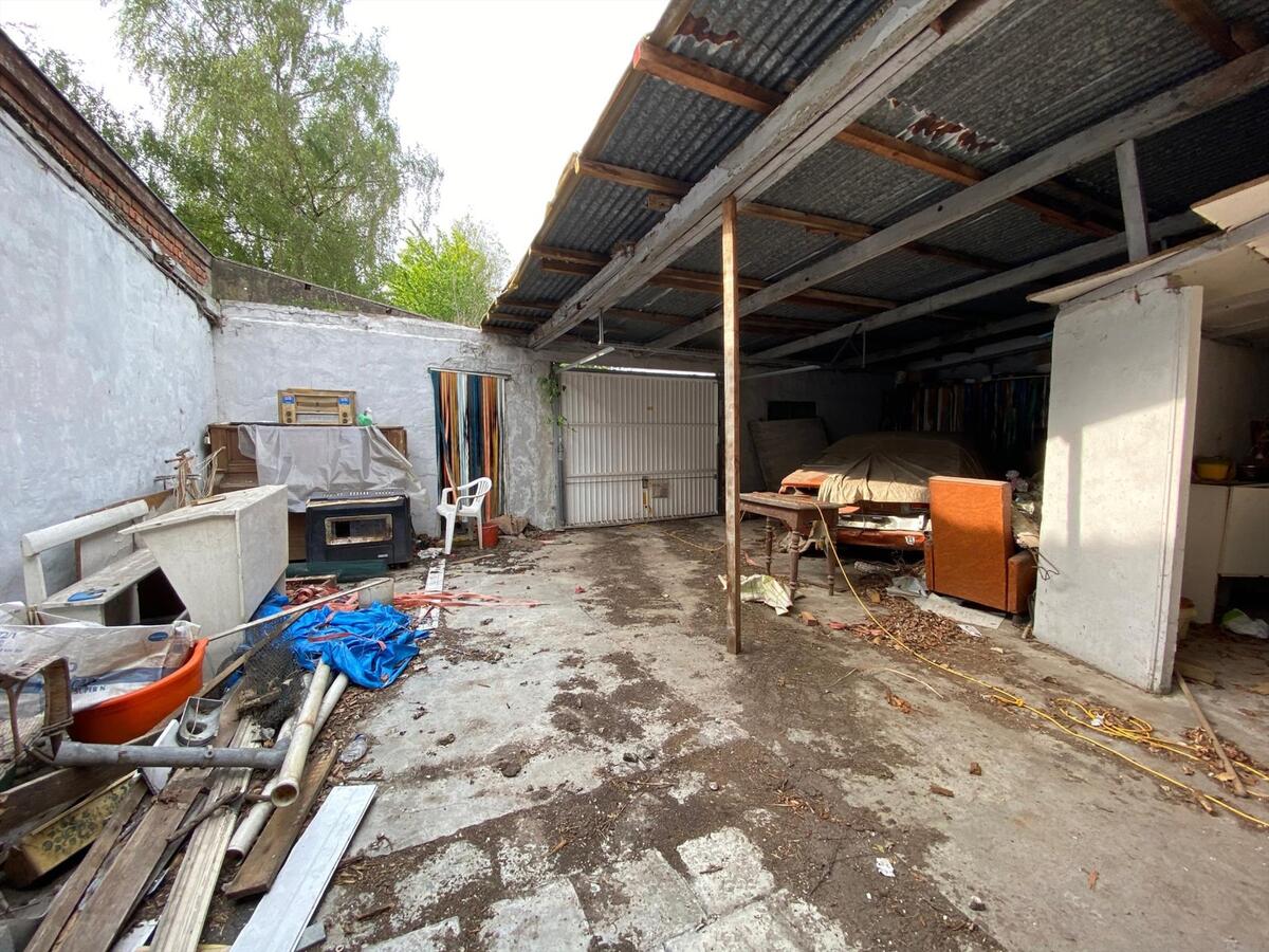 Woning met garage en diepe tuin te Koekelare 