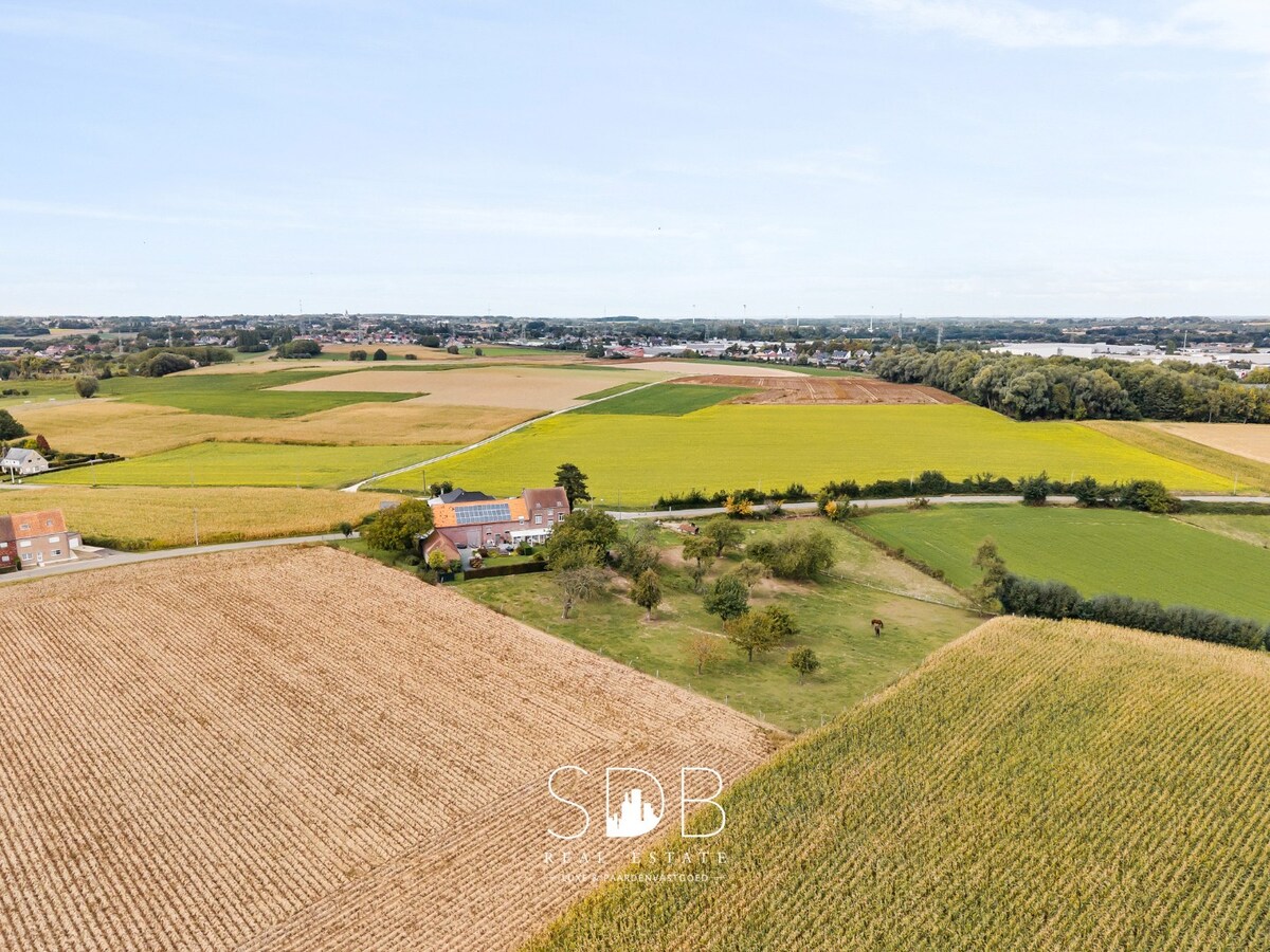 Prachtige landelijke hoeve woning met gezinstuin en graslanden op 1hectare 