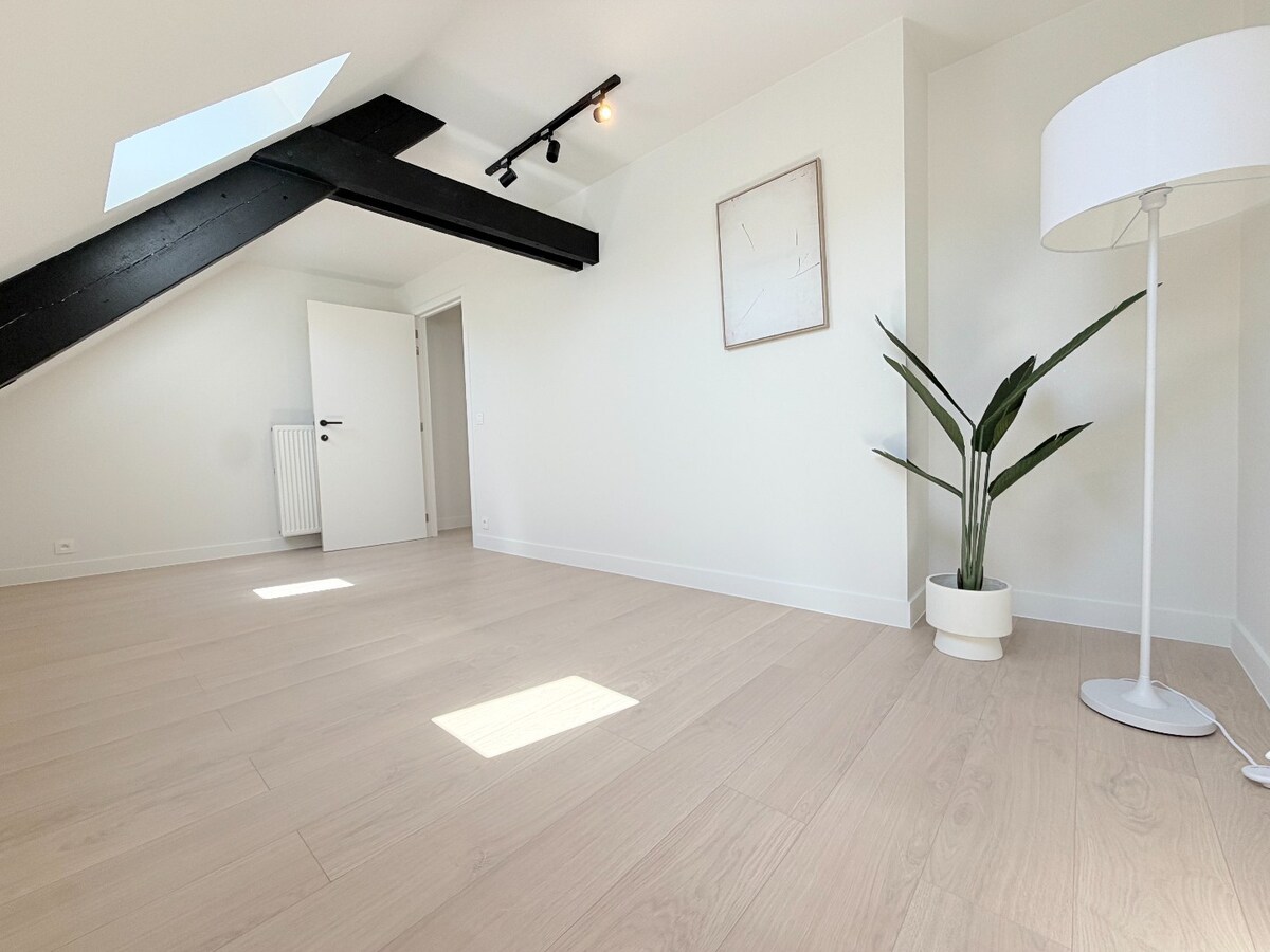 Prachtige ruime woning met 4 slaapkamers en 2 badkamers ! *** NONO INSPIRED *** 