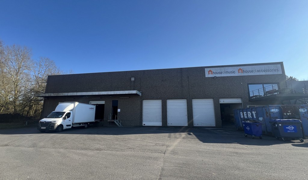Bedrijfspand te koop in industriezone Klein Frankrijk in Ronse