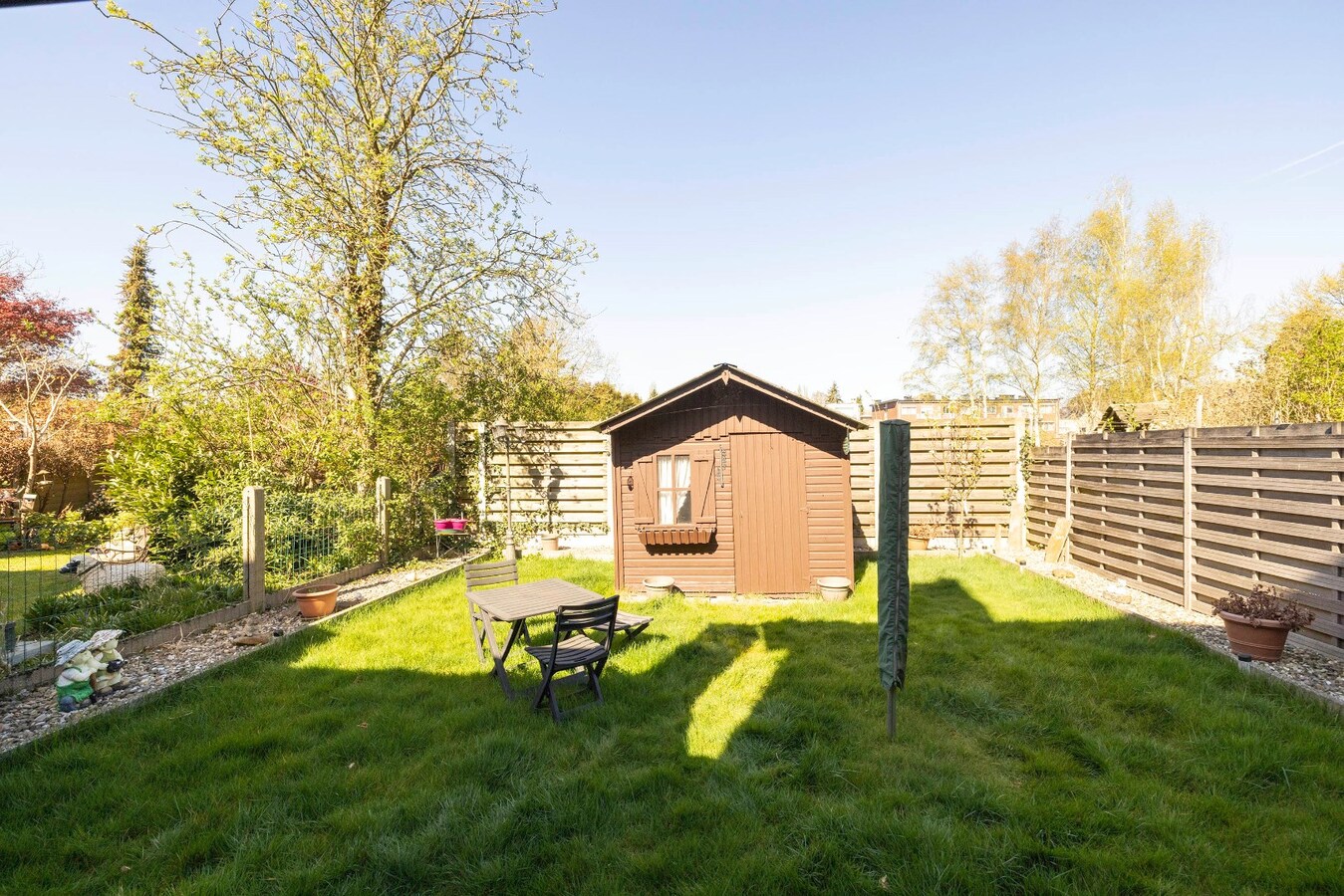 Gezinswoning met 3 slks - tuin - toplocatie. 