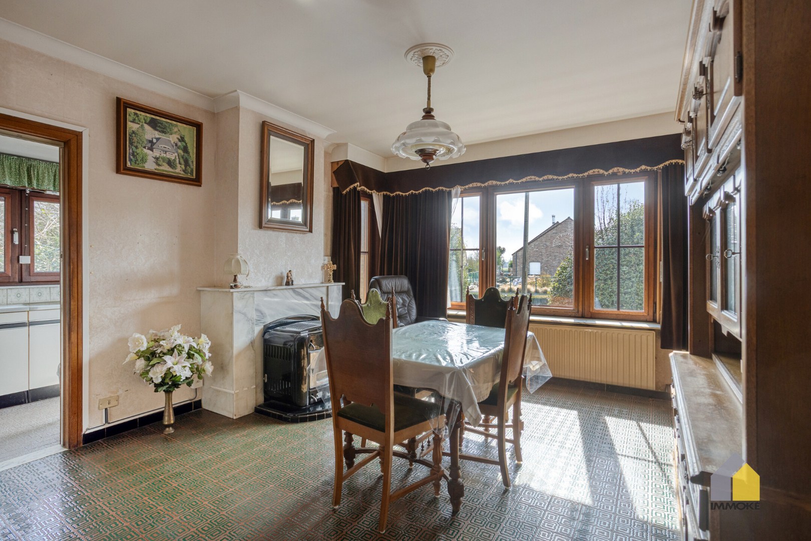 Te renoveren, statige woning op mooi perceel van 23 a 90 ca. 