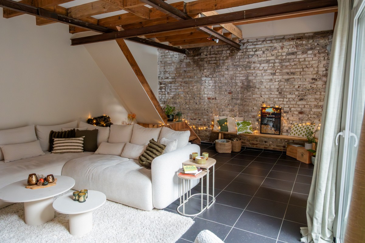 Instapklare en unieke loftwoning met ruim zonneterras op 230 m²! 