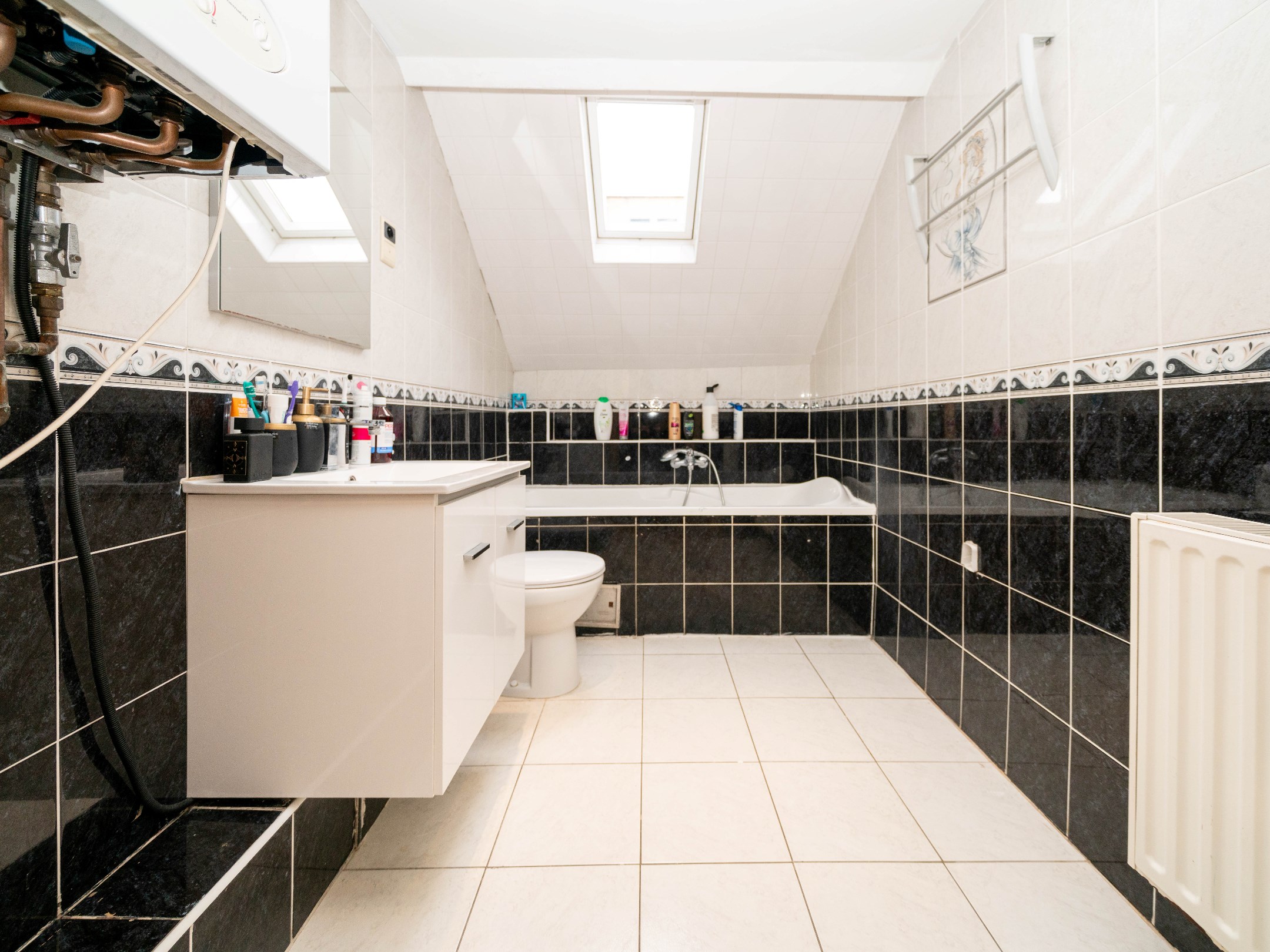 Ruime woning met 5 kamers, 4 badkamers en tuin 