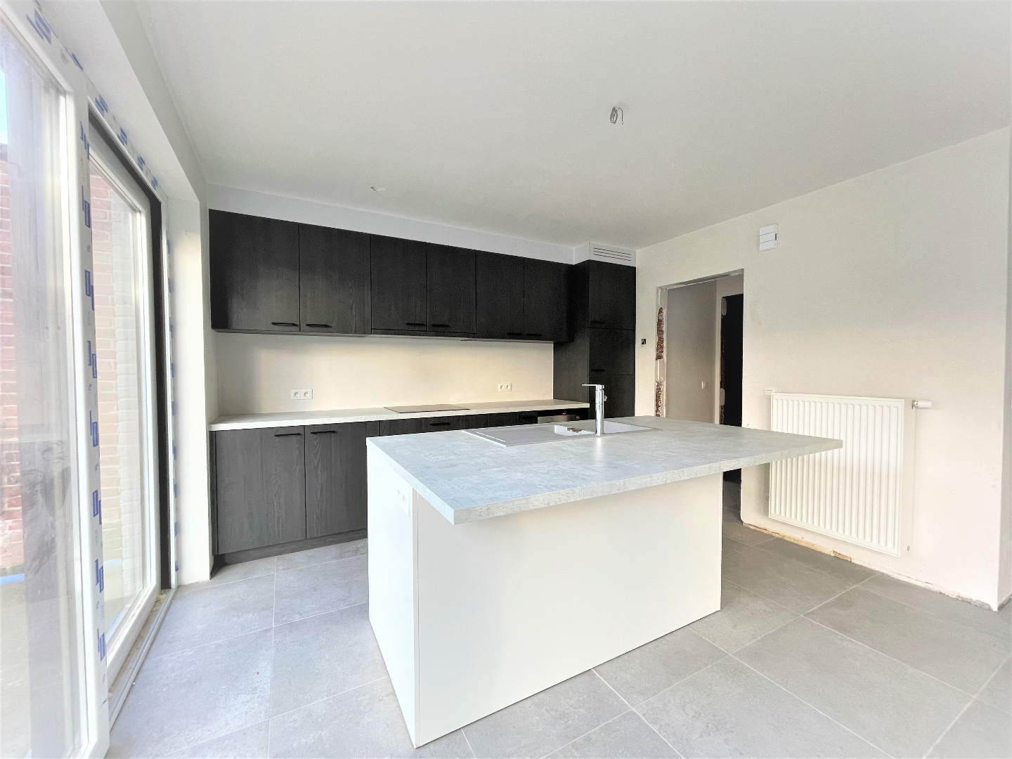 Nieuwbouwwoning met 3 slaapkamers en garage op 318m² 