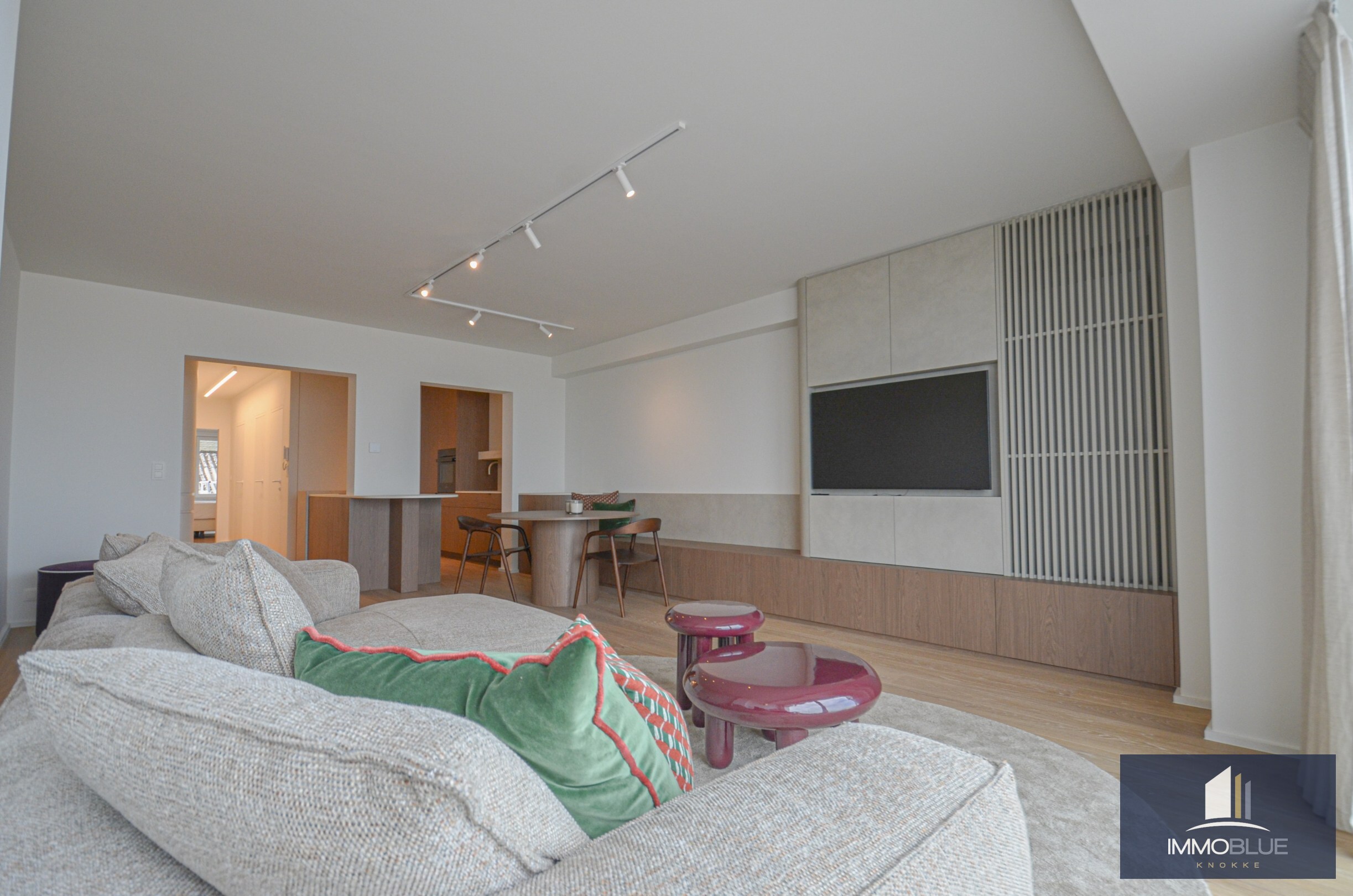 Subliem gerenoveerd appartement met frontaal zeezicht en een tijdloze, uiterst verfijnde afwerking. 