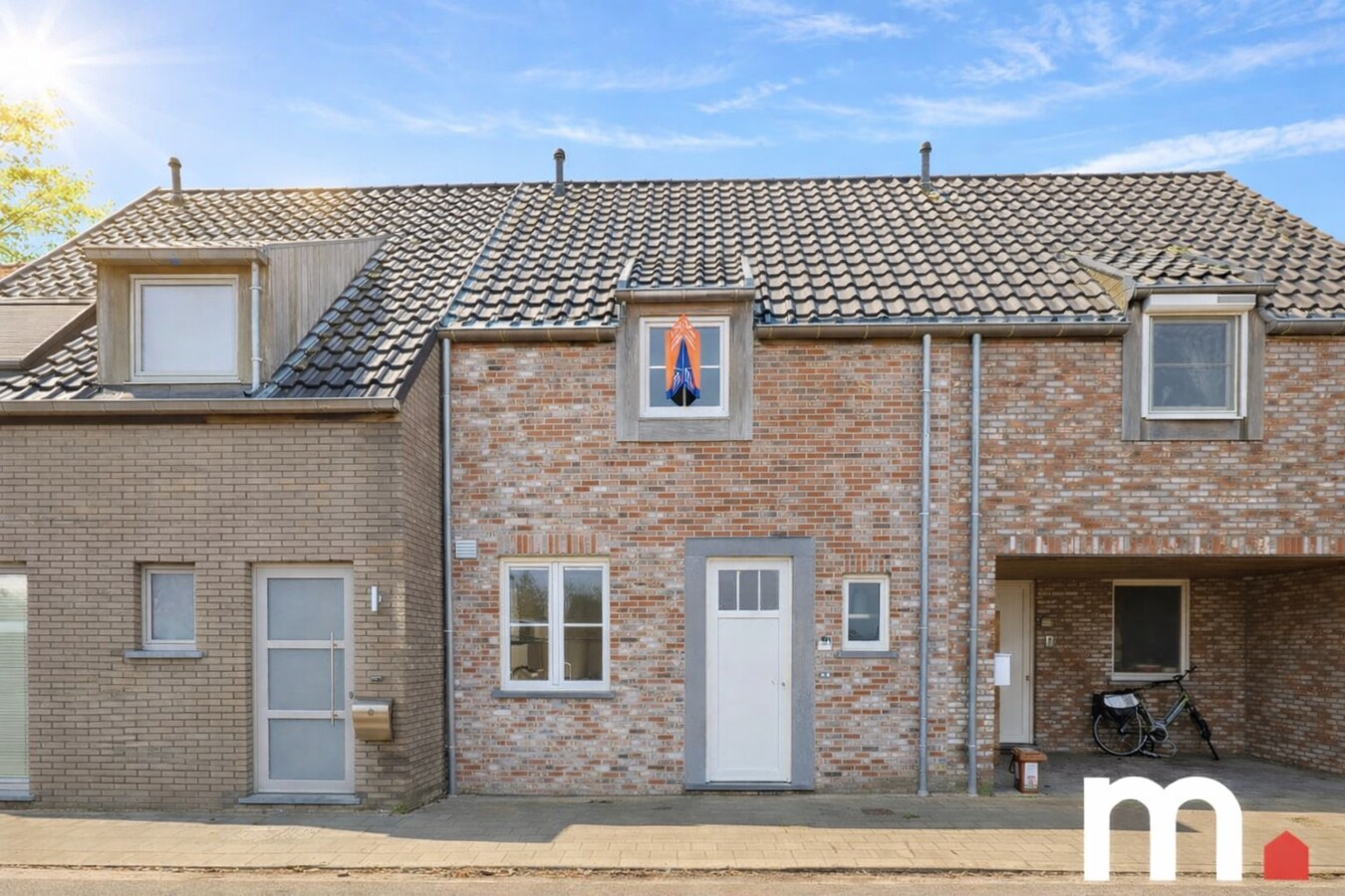 Recente woning (bouwjaar 2013) met grote tuin in doodlopende straat ! 
