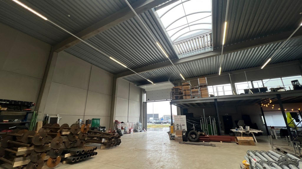 Recent magazijn te huur in Evergem